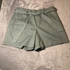 NWT CANDACE CAMERON BURE OLIVE PAPER BAG SHORTS Size M